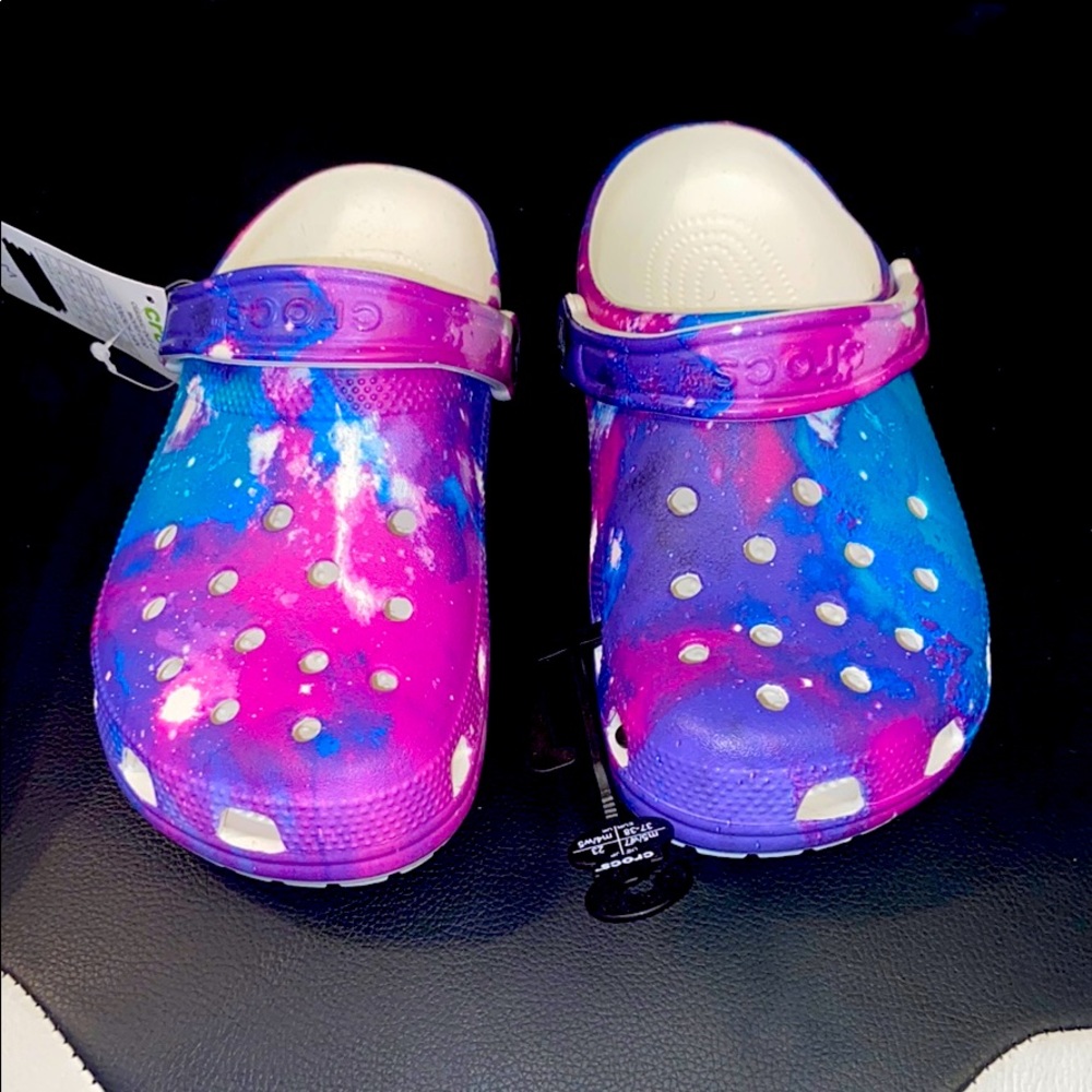 Women’s crocs
